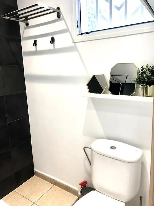 Stylish And Modern Studio With Stunning Sea Views 卡门港 公寓